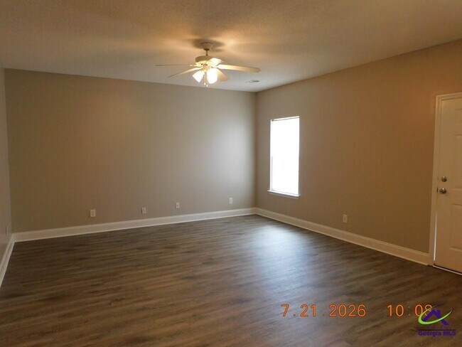 Building Photo - 506 Club Villa Court