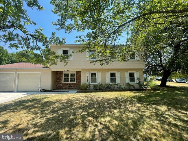 Building Photo - 2330 Kent Ct