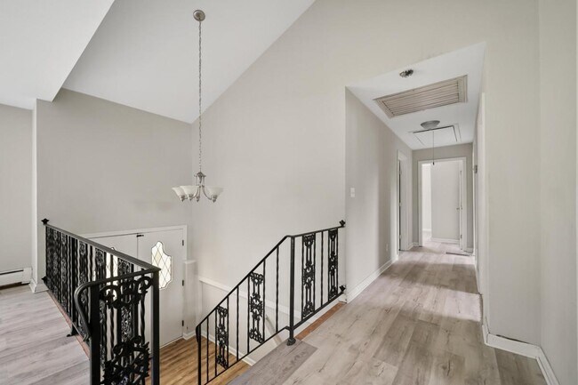 Foto del edificio - 69 Greycourt Rd