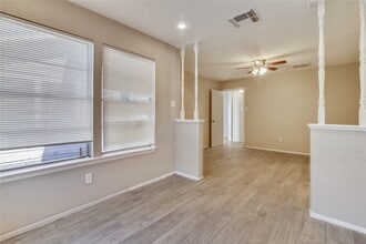 Building Photo - 10839 Sugar Hill Dr
