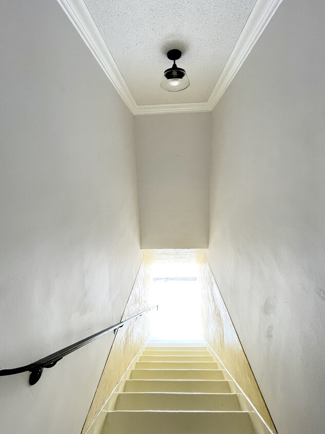 Foto principal - 1619 Brockton Ave