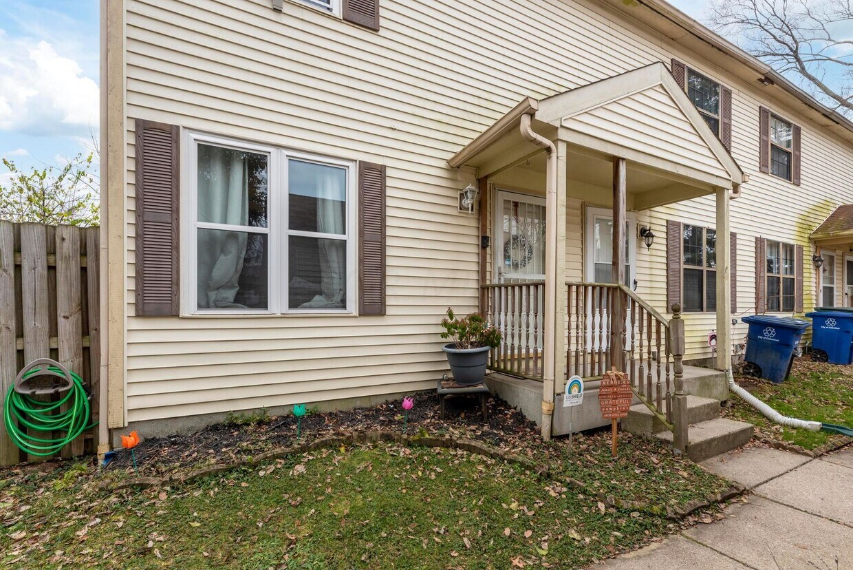 Primary Photo - 1657 Park Place Dr