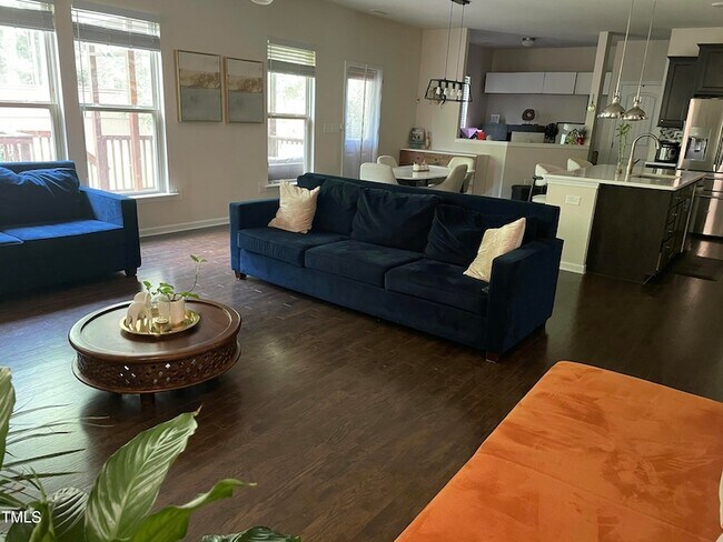Foto del edificio - 920 Cozy Oak Ave