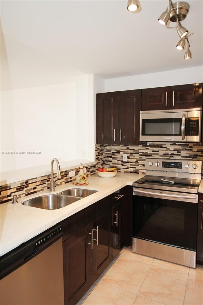 Building Photo - 1801 S Ocean Dr