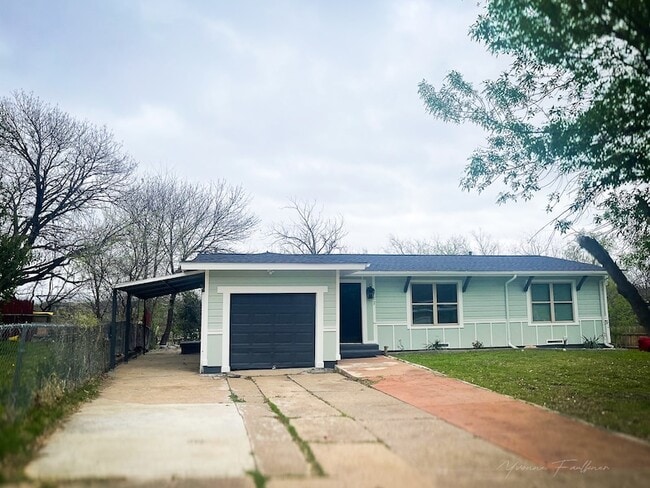 Photo - 722 E Strong Pkwy House