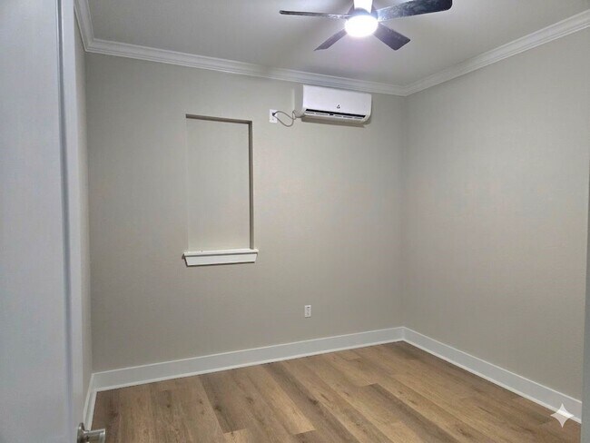 Foto del edificio - 7830 Woodlyn Rd