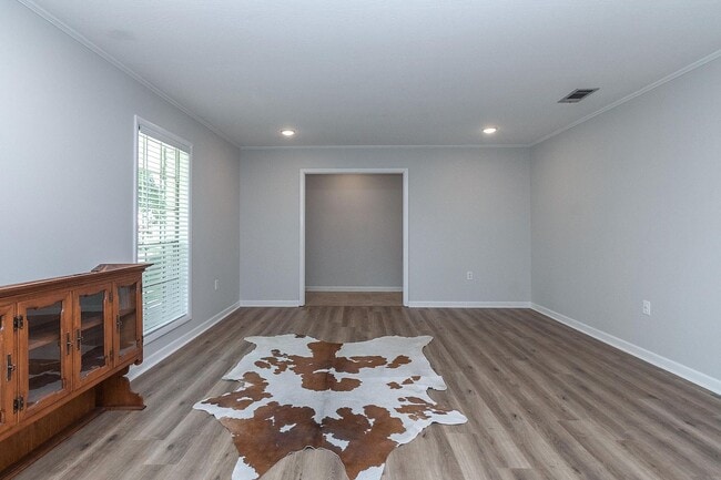 Foto del edificio - 714 Huntindon Rd