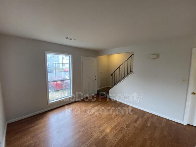 Foto del edificio - 109 Powhatan Ct