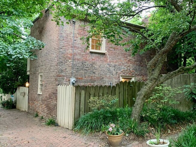 Building Photo - 100 N 28th St