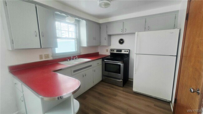 Foto del edificio - 359 Wrexham Ct N