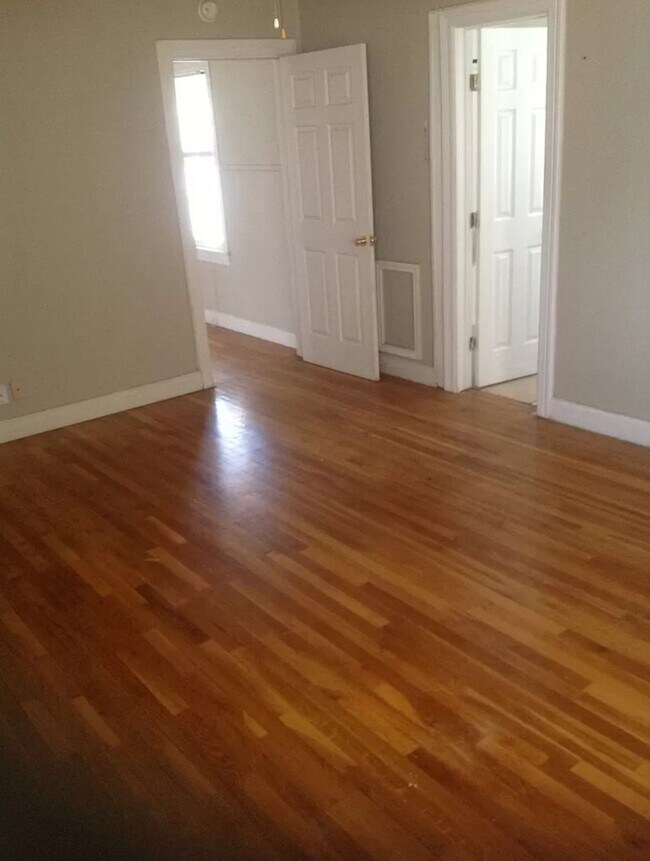 Foto del edificio - Pre Leasing Charming 3 Bedroom Home, Available 07/01/2026