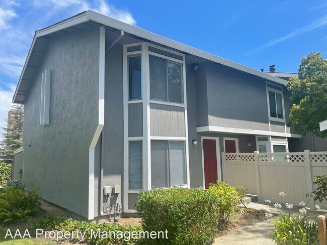 Foto del edificio - 2 br, 2.5 bath House - 830 Royal Ann Lane