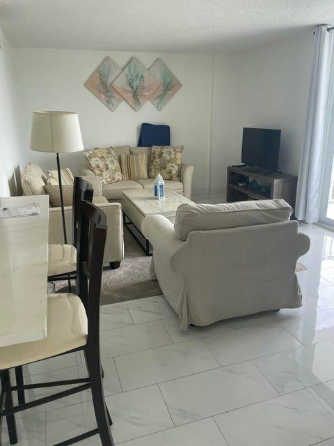 Foto del edificio - 1731 SE 15th St