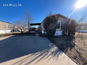 Building Photo - 646 W Mills Dr