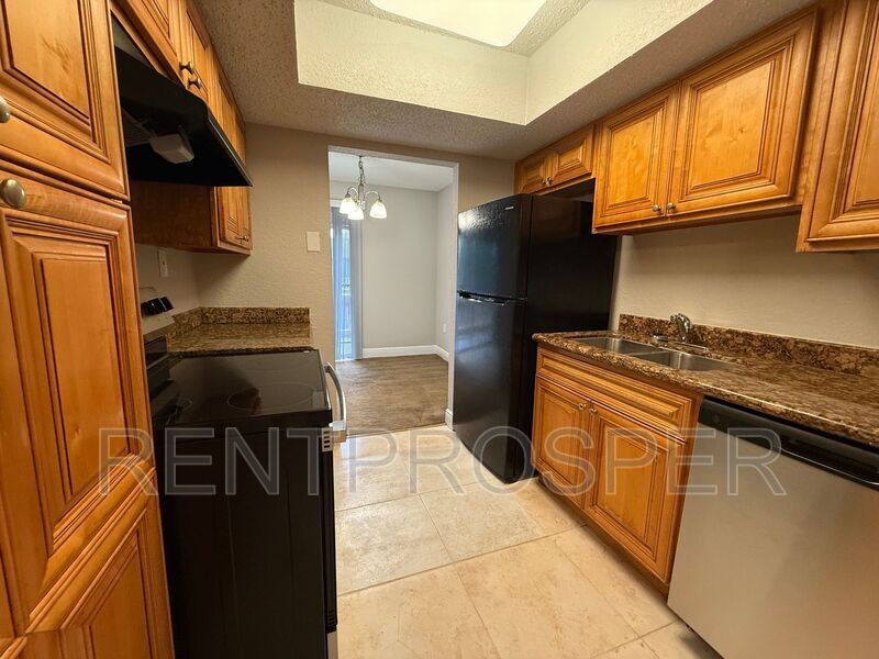 Foto principal - 4785 S Texas Ave