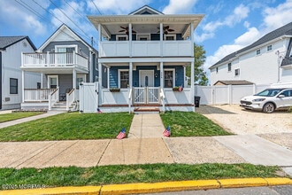 Building Photo - 406 18th Ave