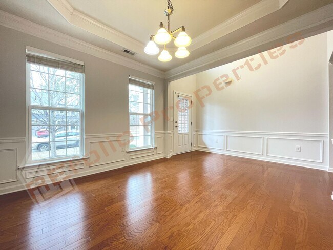 Foto del edificio - Elegant 4 bedroom Home w/ 1st Floor Office + Basement in Village Square @ Amberly, Cary, Availabl...