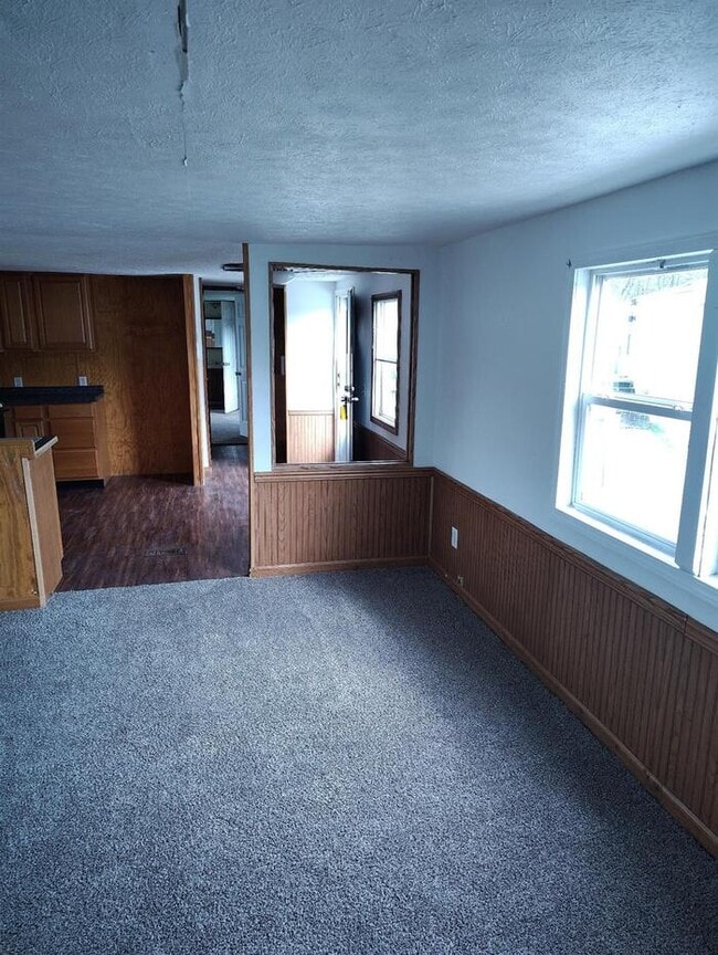 Building Photo - 4000 Alpine Pkwy