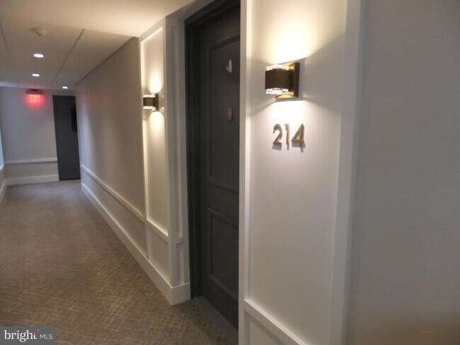Foto del edificio - 1640 Oakwood Dr