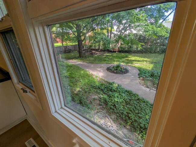 Foto del edificio - 1224 N Newton Ave