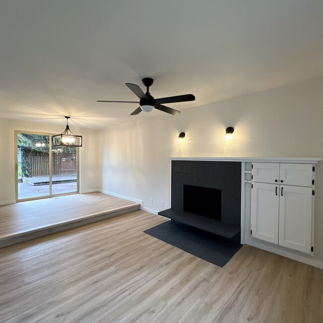 Building Photo - 20011 35th Ave W