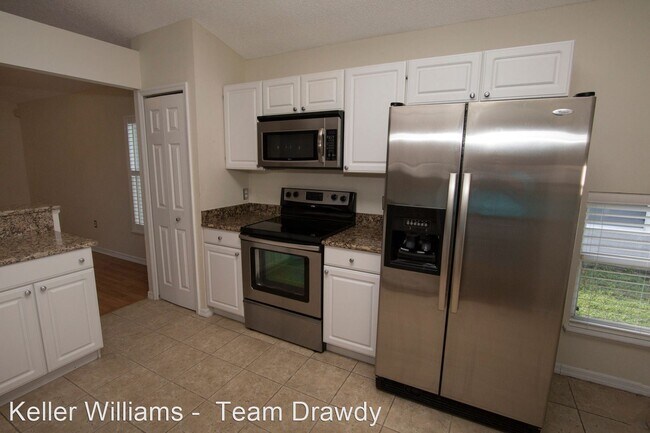 Building Photo - 250 Woodbury Pines Cir