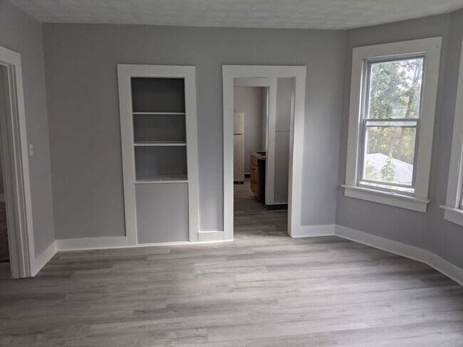Building Photo - 1403 Corbin Ave