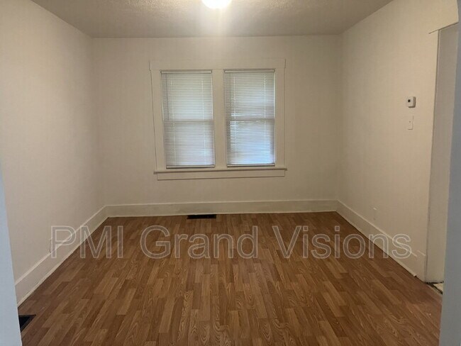 Building Photo - 1130 N Dunham St