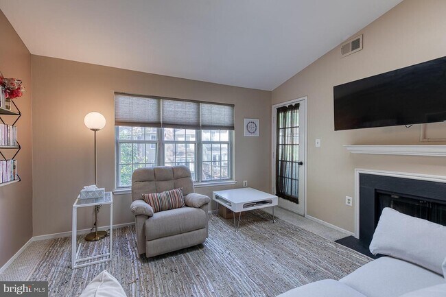 Building Photo - 7806 Harrowgate Cir