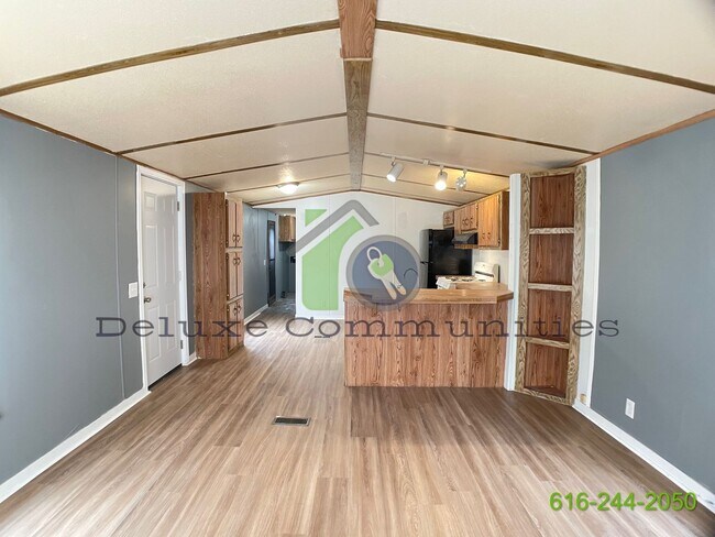 Foto del edificio - 2 Bed 1 Bath Mobile Home COMING SOON!