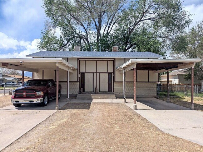 Foto del edificio - 2 Bed 2 Bath Side by Side