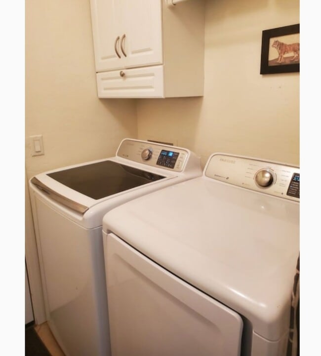 Full size Samsung washer and dryer - 7010 S 24th Ln