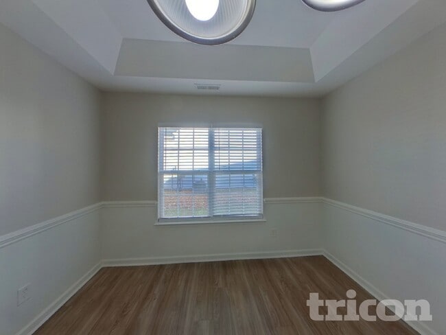 Building Photo - 1001 Southridge Dr