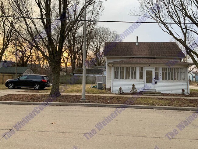 Foto del edificio - 2 Bedroom House Available Now!