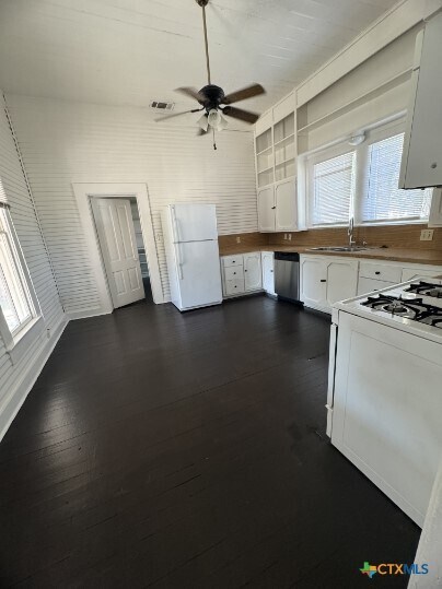 Foto del edificio - 302 N Burleson St