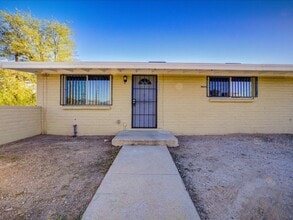 Building Photo - 2641 N Estrella Ave