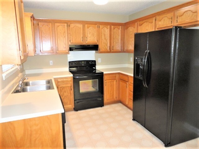 Building Photo - 704 Pepperstone Ct
