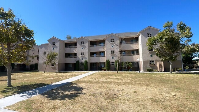 Building Photo - 11517 S Budlong Ave