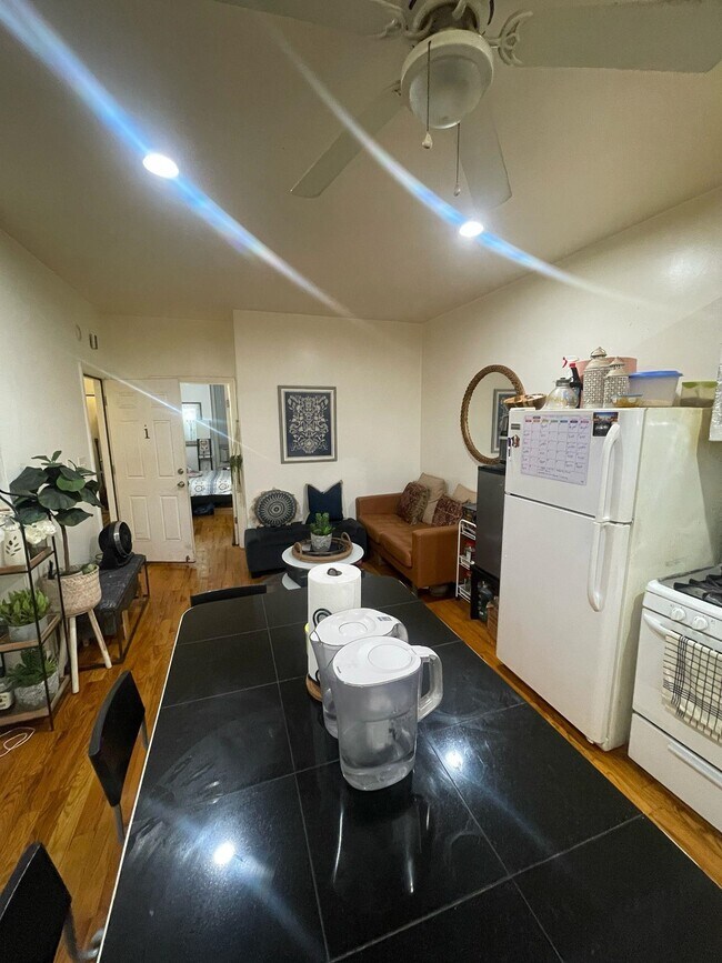 Foto del edificio - 121.5 Cottage St