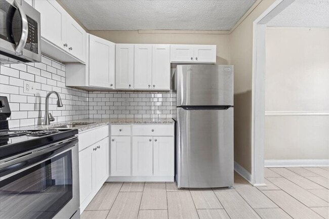 Building Photo - 7100 Freda St