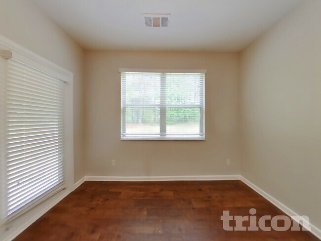 Building Photo - 474 Lake Ridge Ln