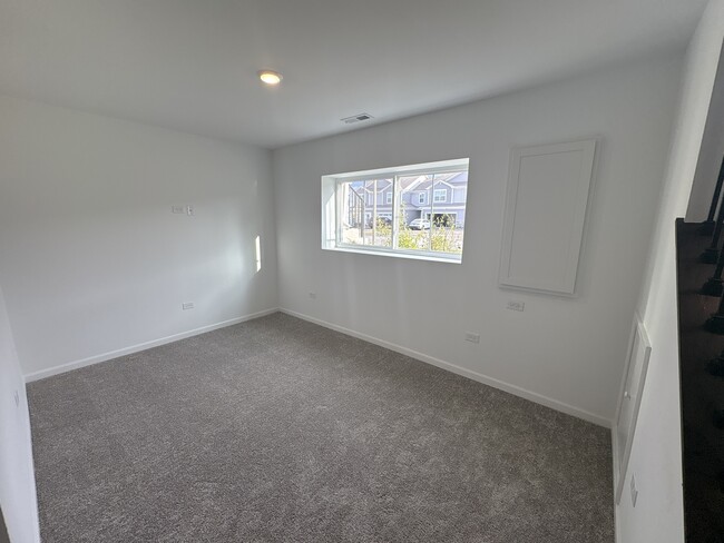 Building Photo - 25636 W Yorkshire Dr