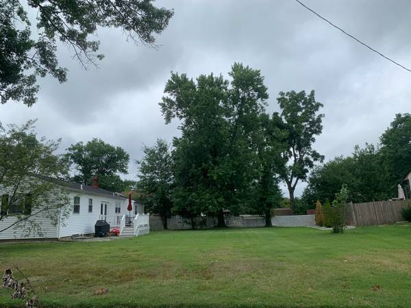 Foto del edificio - 121 E Valleybrook Rd