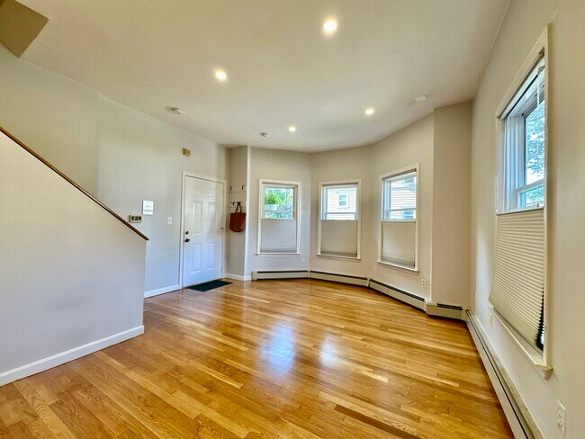 Foto del edificio - 294 Chestnut Ave