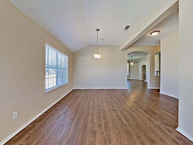 Building Photo - 5571 Zane Ct