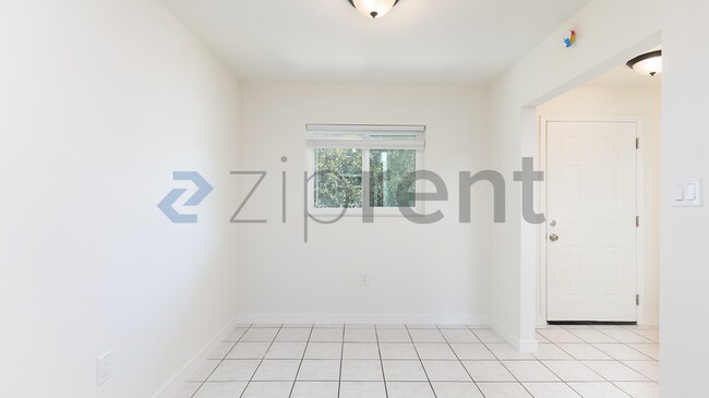Building Photo - Unit 203