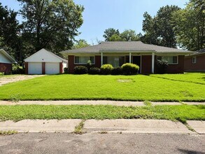 Building Photo - 1534 Rabe Dr