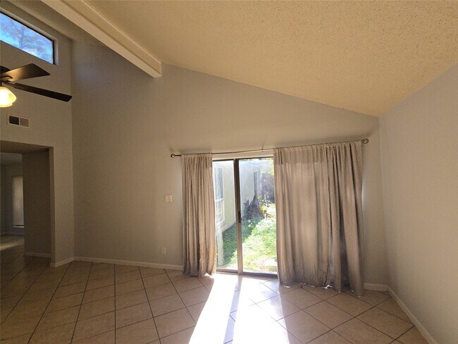 Foto del edificio - 11231 Glenforest Dr