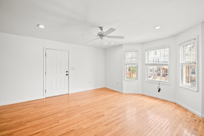 Foto del edificio - 57 Storms Ave