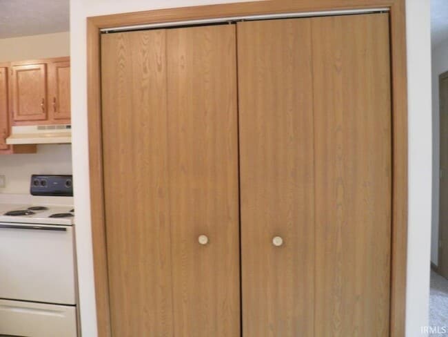 Foto del edificio - 5251 Raubs Ln